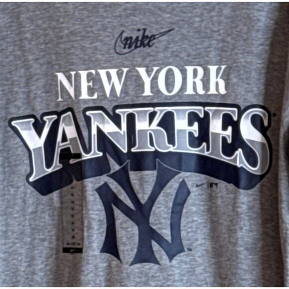 Nike Men's New York Yankee Logo Short Sleeve Tee Shirt Gray Size Medium NWT - Picture 2 of 5